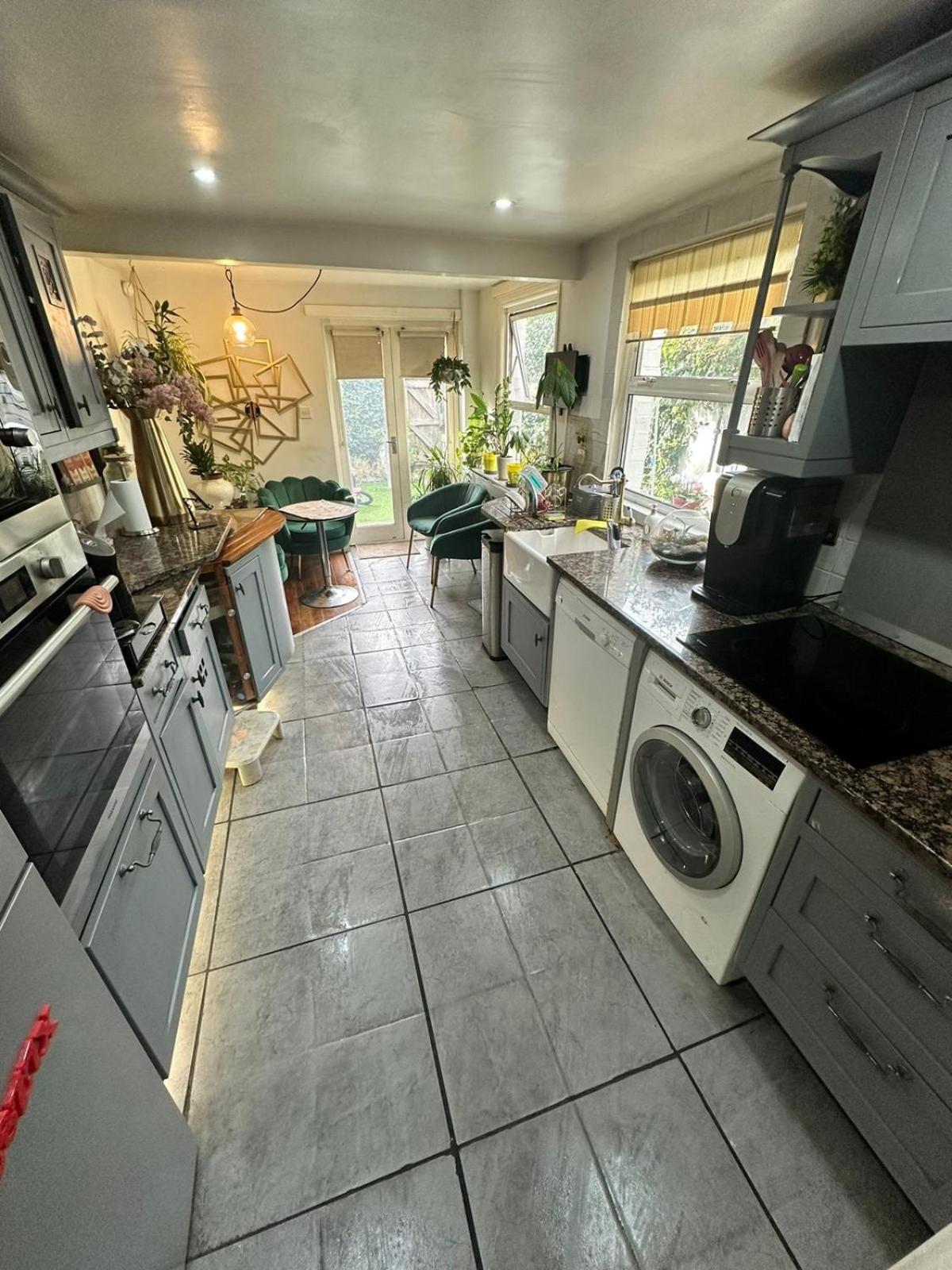 My Sky Secret Garden 1 Bedroom London Exterior photo