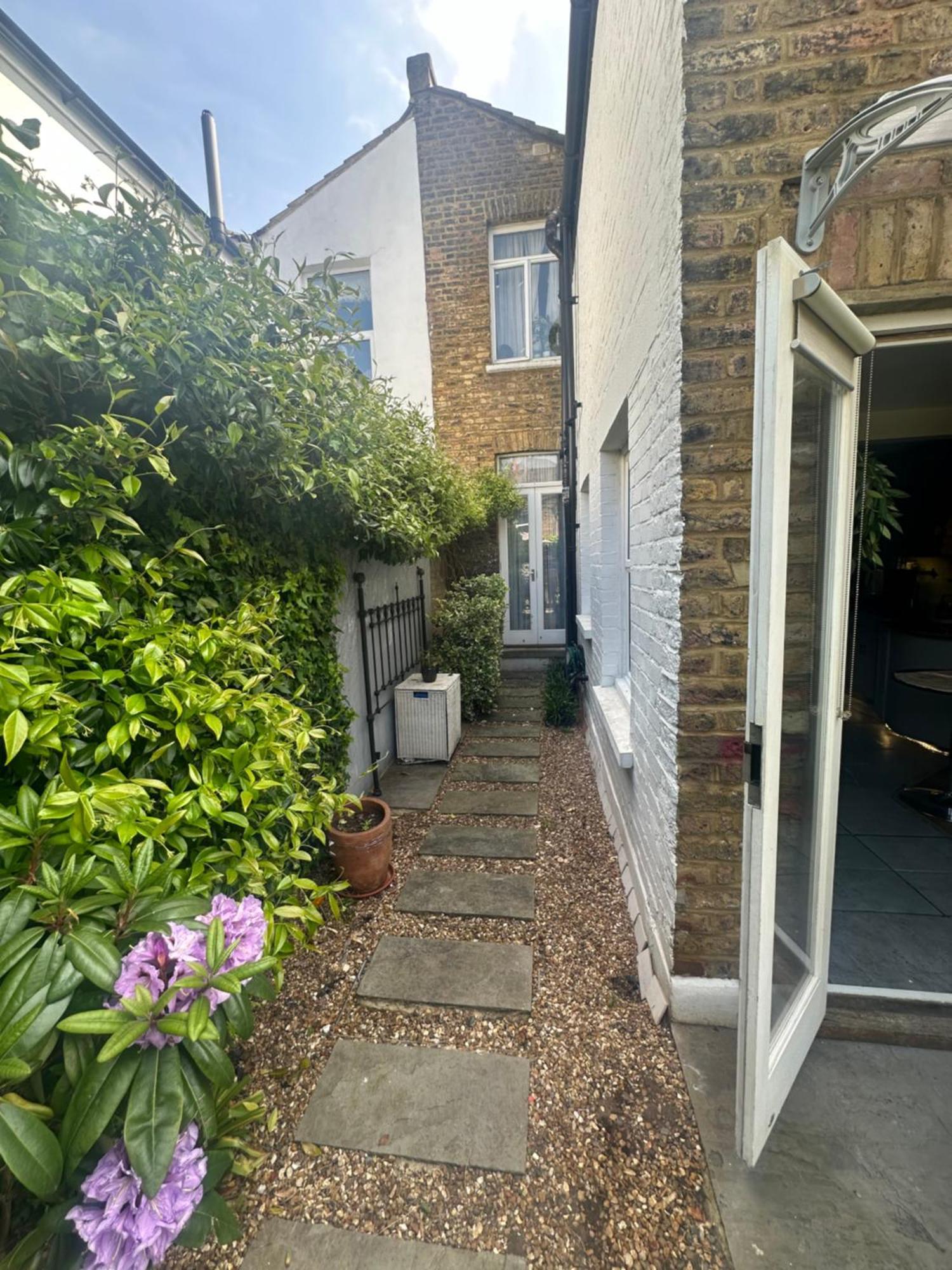 My Sky Secret Garden 1 Bedroom London Exterior photo