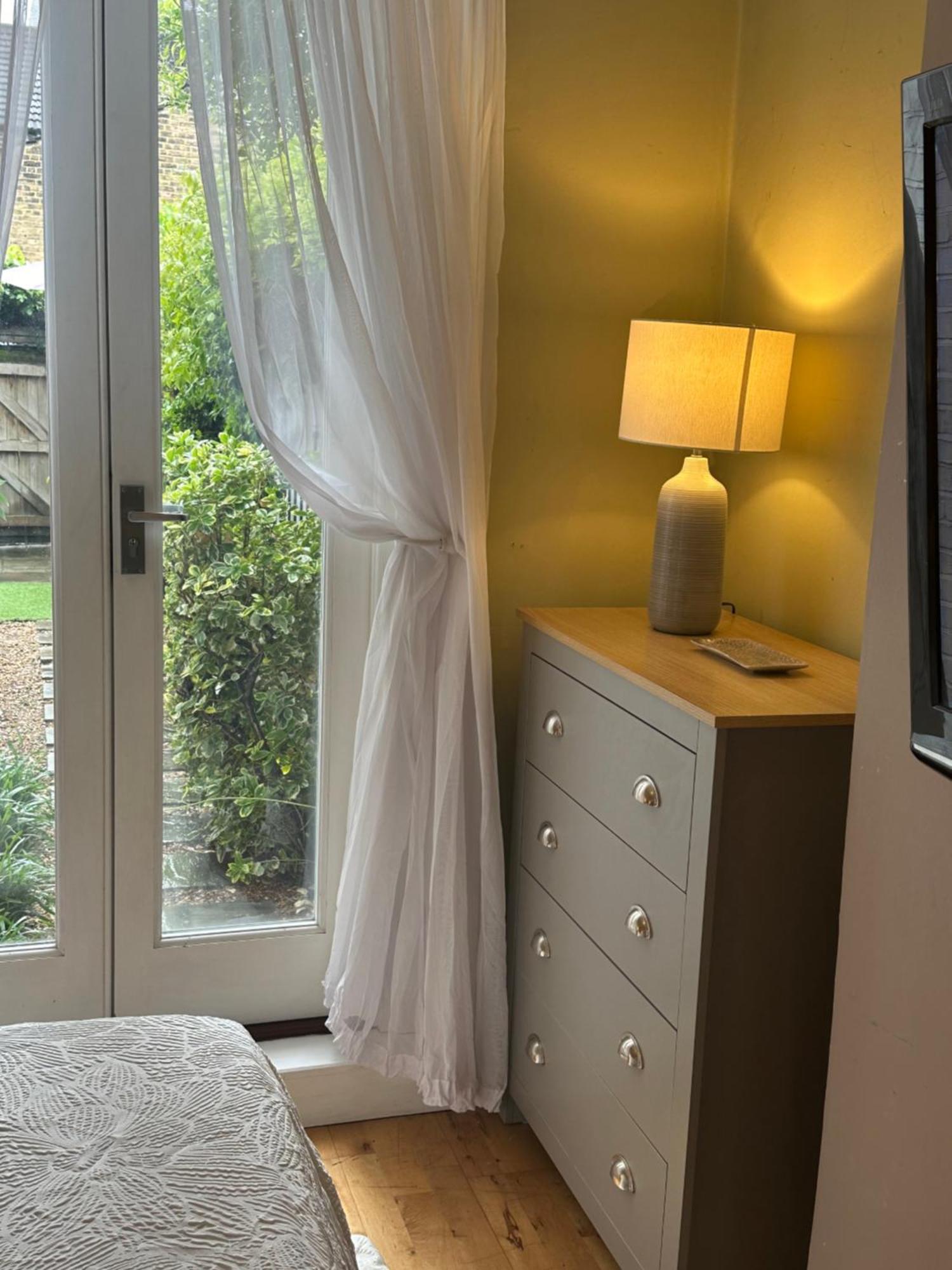 My Sky Secret Garden 1 Bedroom London Exterior photo