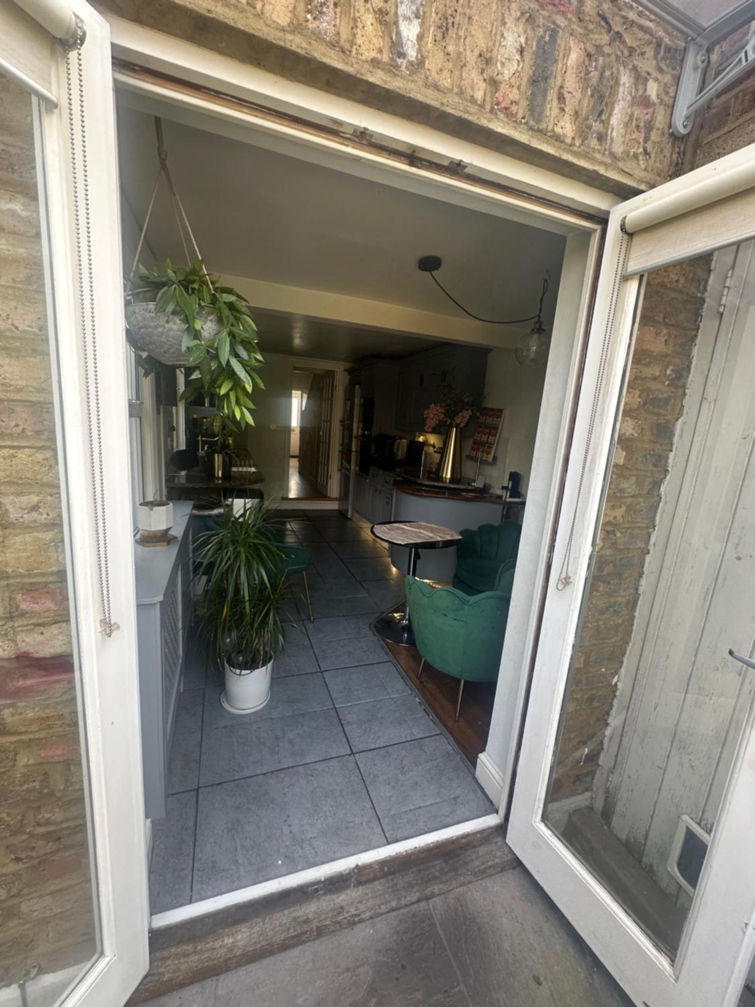 My Sky Secret Garden 1 Bedroom London Exterior photo